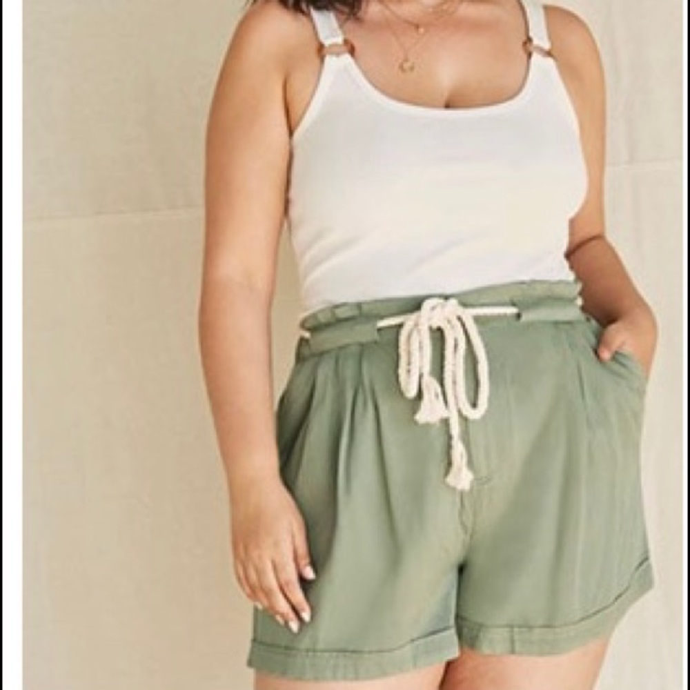 Plus size twill paper bag shorts